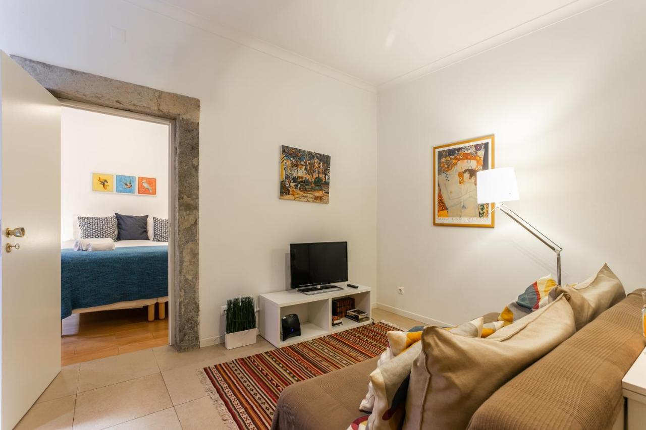 Appartamento Cozy Tailor Made With A Refreshing Terrace Lisbona Esterno foto